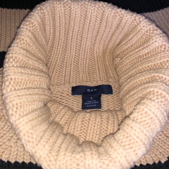 Small knitted sweater - Picture 3 of 3